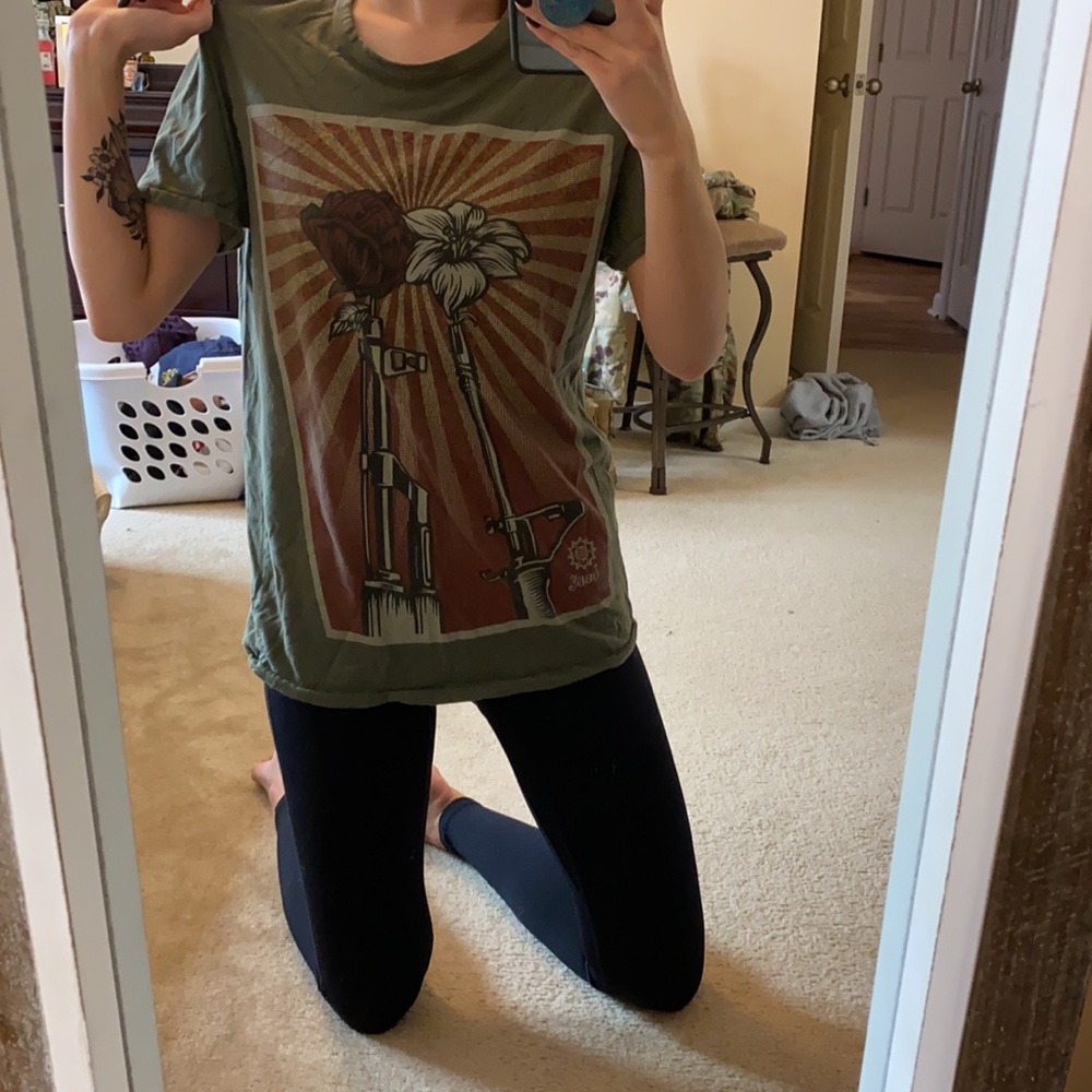 Grunge graphic t shirt